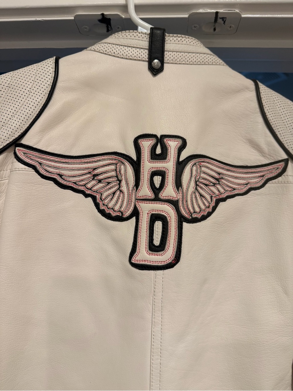Harley-Davidson Women's Cream Leather Biker Jacket with Black Accents - Picture 4 of 11